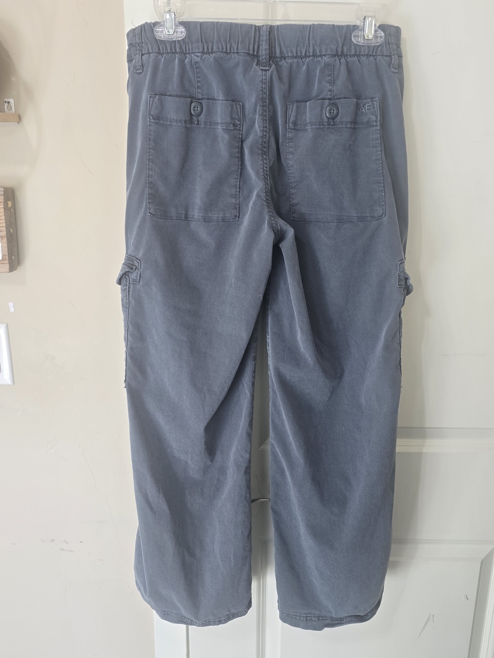 American Eagle Blue Mid Rise Baggy Wide Leg Cargo Pants Sz 4 Summer Y2k Street - Picture 2 of 10